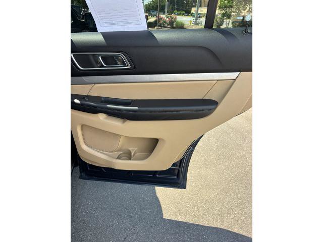 Certified 2017 Ford Explorer XLT w/ Equipment Group 201A FWD image 7