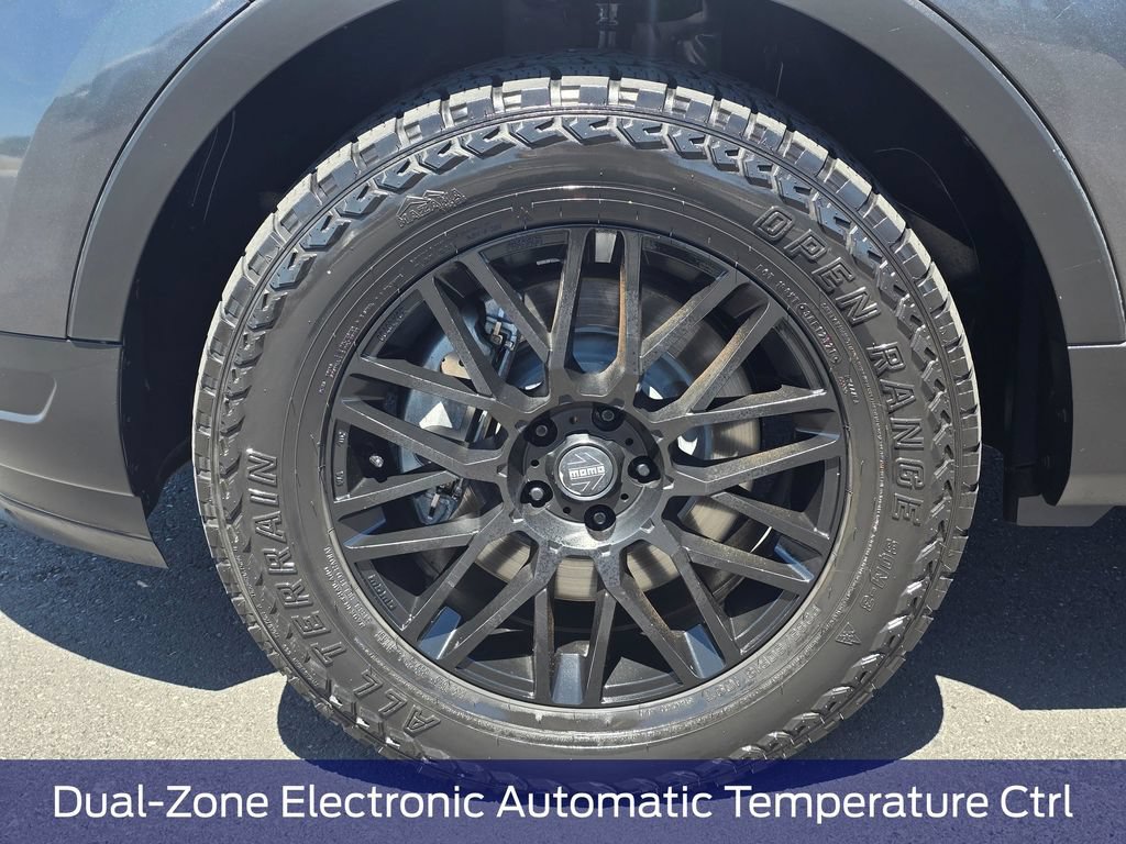Certified 2018 Ford Explorer XLT w/ Equipment Group 202A AWD/4WD image 9