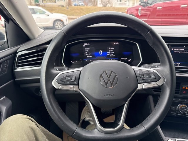 Used 2024 Volkswagen Jetta SE image 20