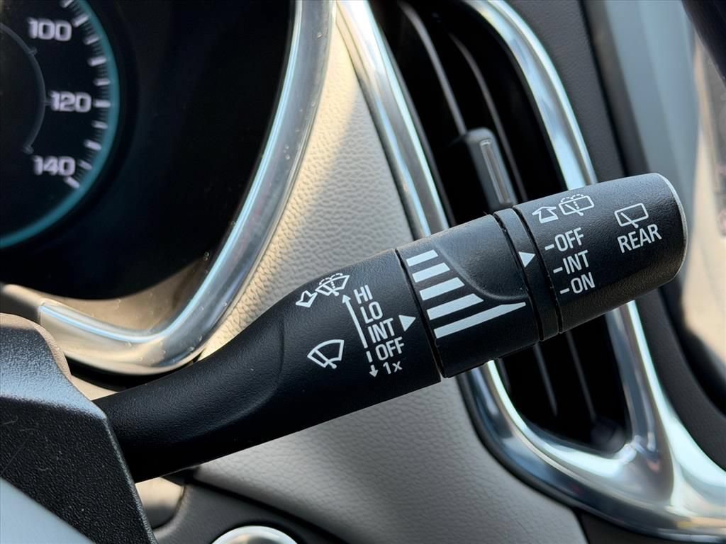 Used 2023 Chevrolet Equinox LS AWD/4WD image 20