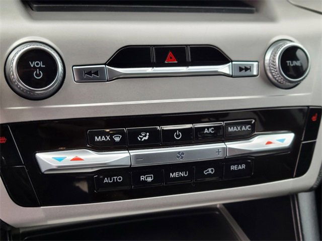 Certified 2022 Ford Explorer XLT image 28