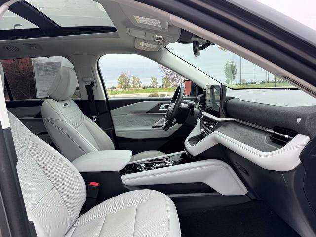 Certified 2025 Ford Explorer Platinum w/ Ultimate Package AWD/4WD image 26
