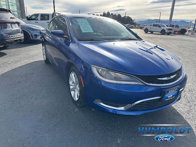 Used 2017 Chrysler 200 Limited Platinum w/ Comfort & Convenience Group image 3