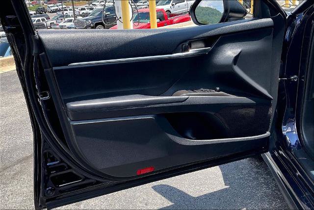 Used 2022 Toyota Camry SE FWD image 22
