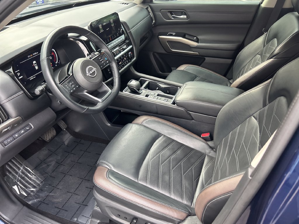 Used 2025 Nissan Pathfinder Platinum w/ Cargo Package FWD image 11