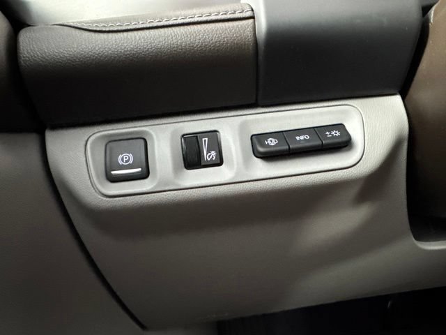 Used 2022 GMC Acadia SLT w/ Technology Package AWD/4WD image 21