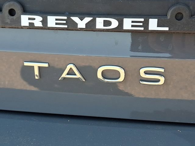 Used 2023 Volkswagen Taos SE w/ Panoramic Sunroof Package AWD/4WD image 29