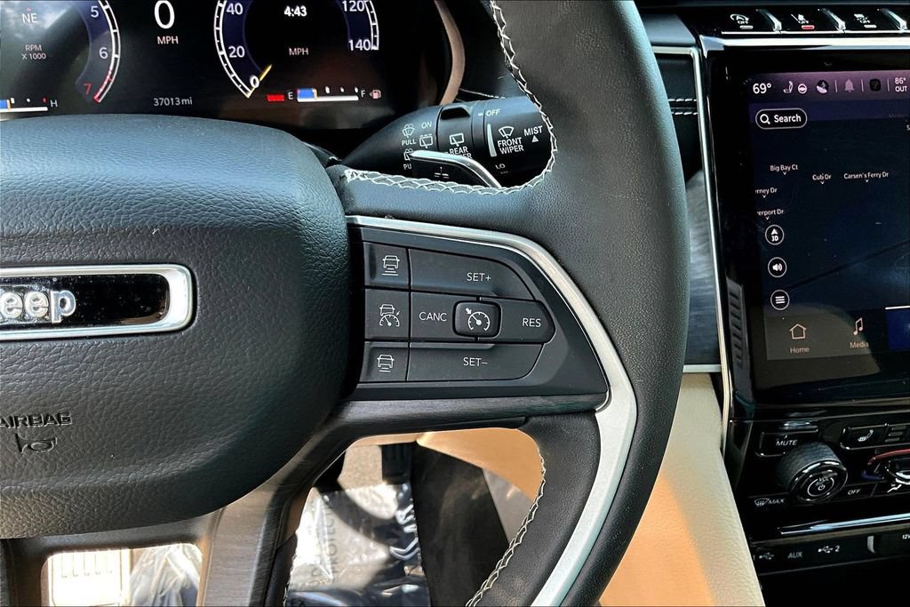 Used 2023 Jeep Grand Cherokee Limited RWD image 14