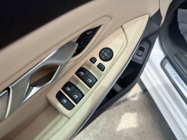 Used 2023 BMW 330i xDrive Sedan w/ M Sport Package AWD/4WD image 17