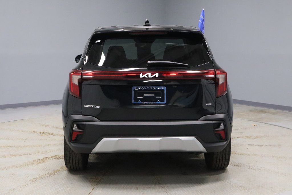 Used 2025 Kia Seltos LX image 4