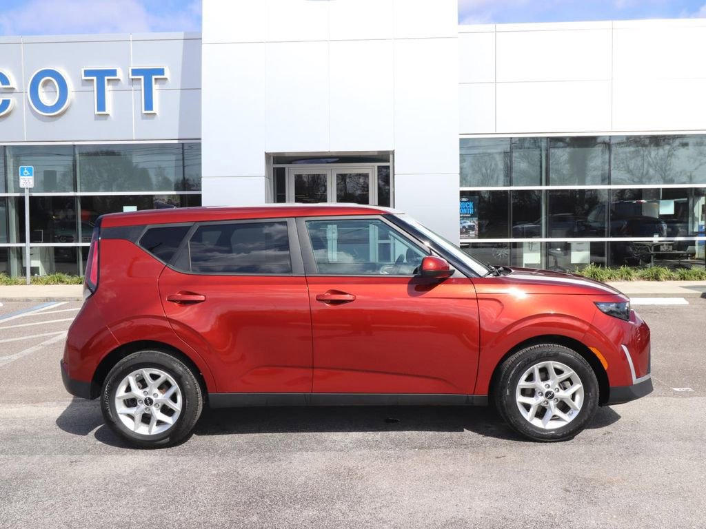Used 2025 Kia Soul LX w/ LX Technology Package image 6