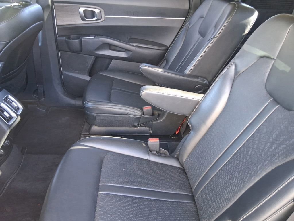 Used 2021 Kia Sorento EX image 31