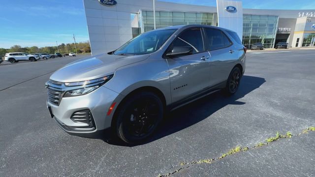 Used 2024 Chevrolet Equinox LS w/ LS Convenience Package image 2