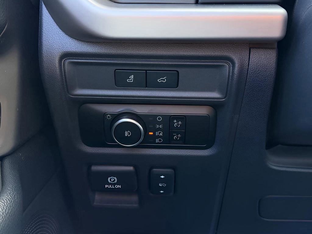 Certified 2024 Ford Expedition XLT image 23