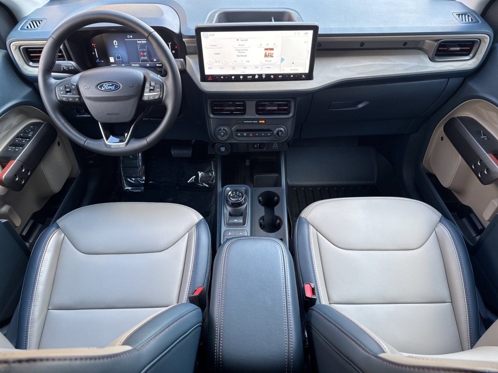 Certified 2025 Ford Maverick Lariat w/ 4K Tow Package image 3