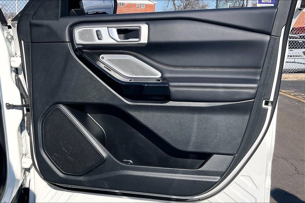 Certified 2023 Ford Explorer Platinum w/ Technology Package image 21