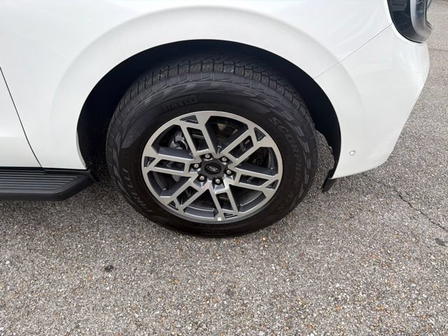 Certified 2025 Ford Expedition Active AWD/4WD image 30
