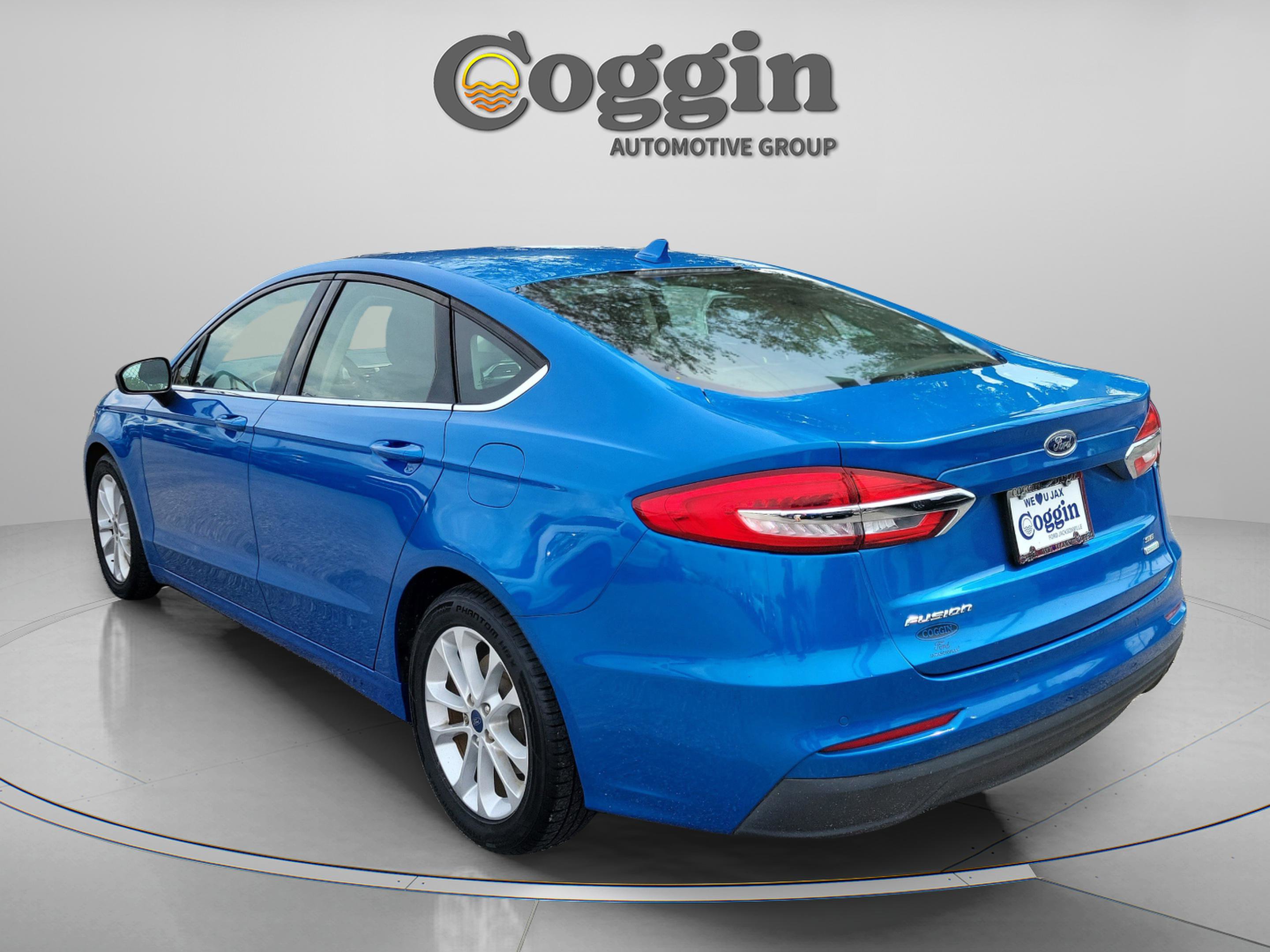 Certified 2020 Ford Fusion SE FWD image 2