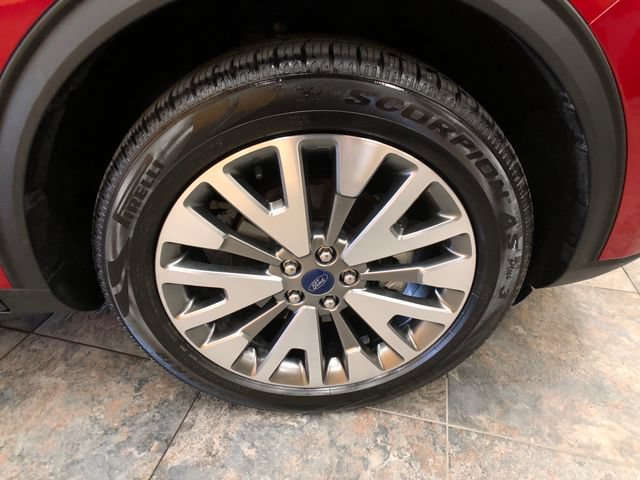 Certified 2022 Ford Escape Titanium AWD/4WD image 9