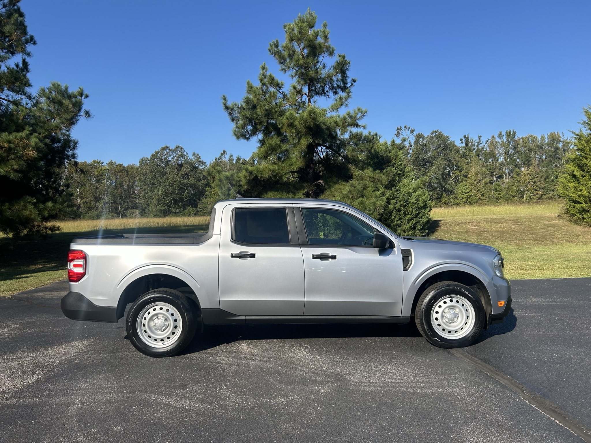 Certified 2022 Ford Maverick XL FWD image 9