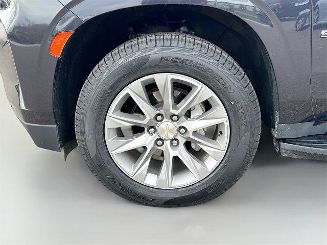 Used 2023 Chevrolet Suburban Premier image 23
