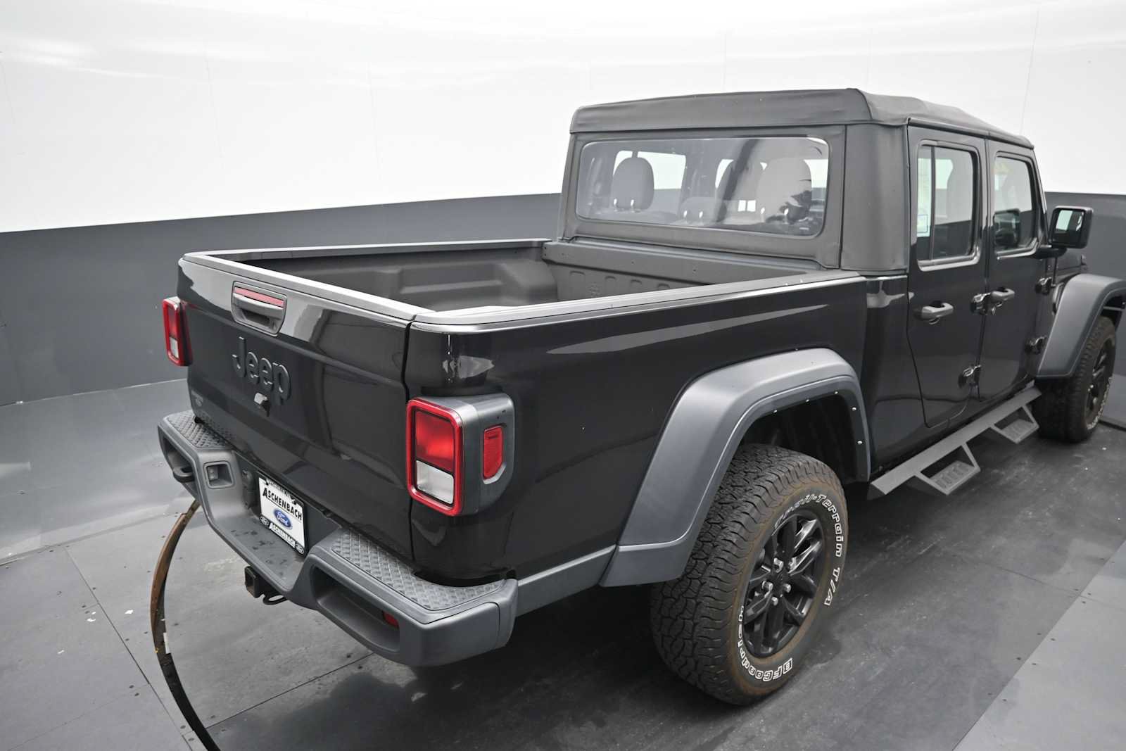 Used 2022 Jeep Gladiator Sport w/ Trailer Tow Package AWD/4WD image 12