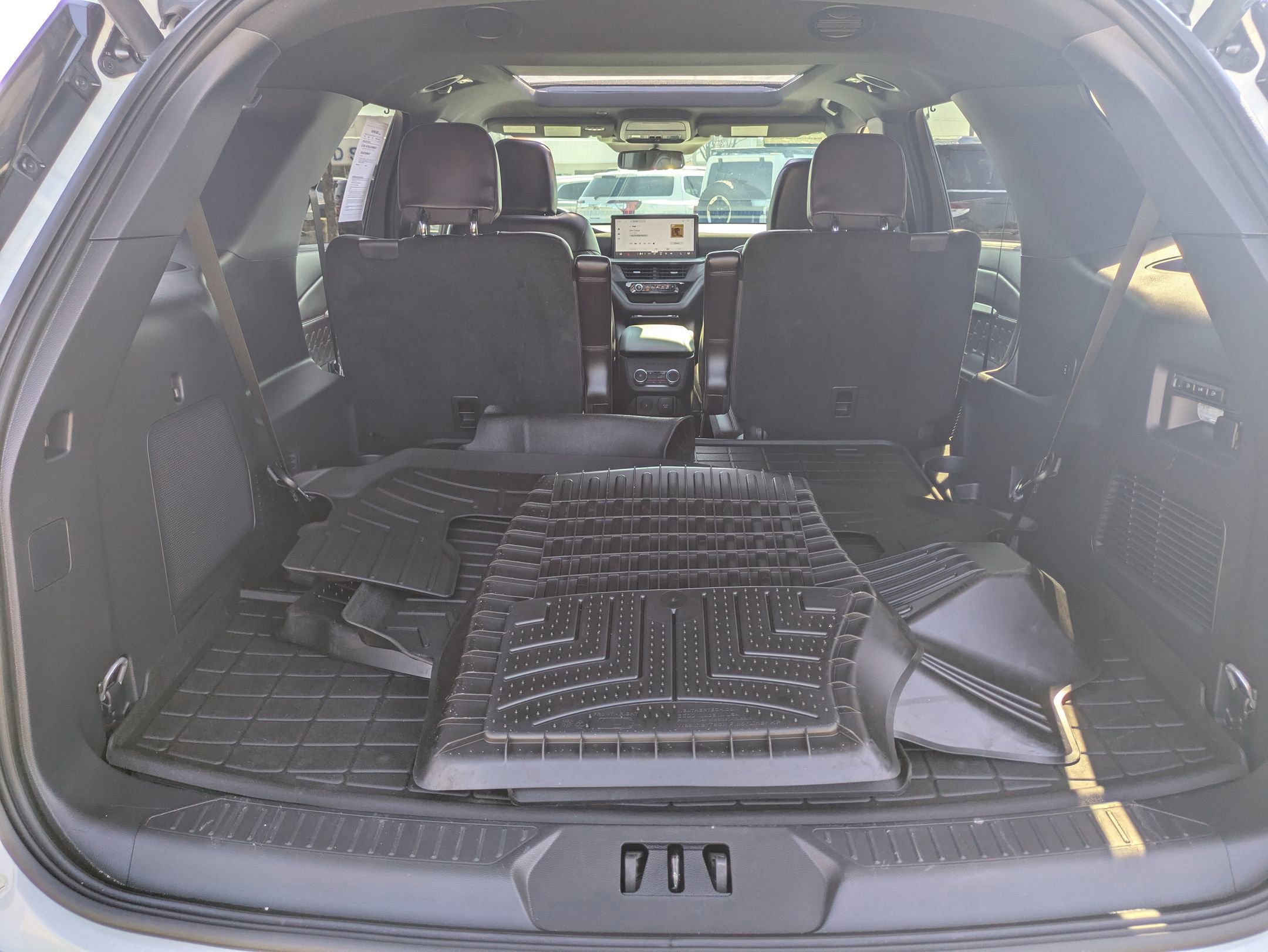 Certified 2025 Ford Explorer Platinum w/ Ultimate Package image 31