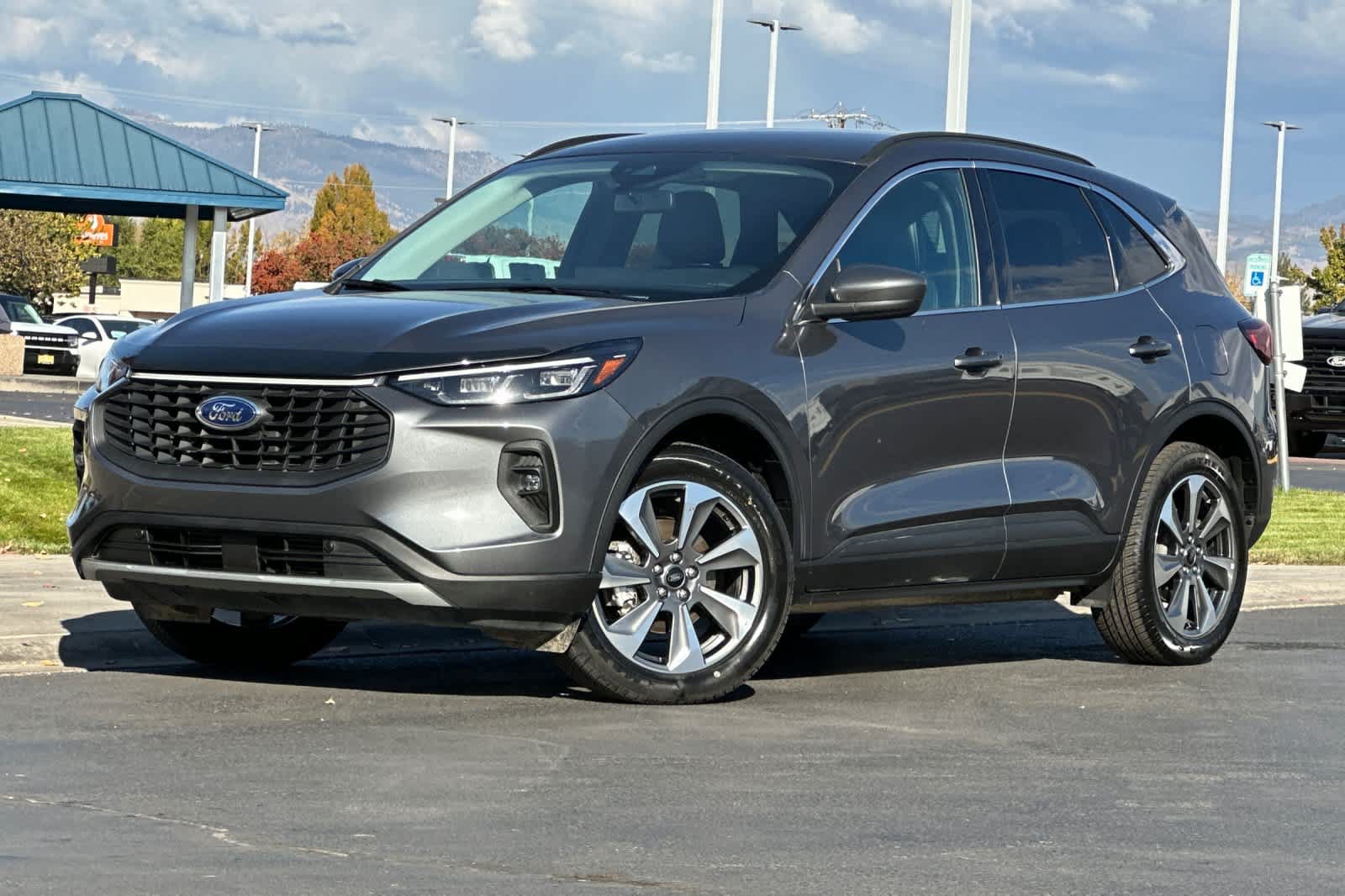 Certified 2025 Ford Escape Platinum AWD/4WD image 1