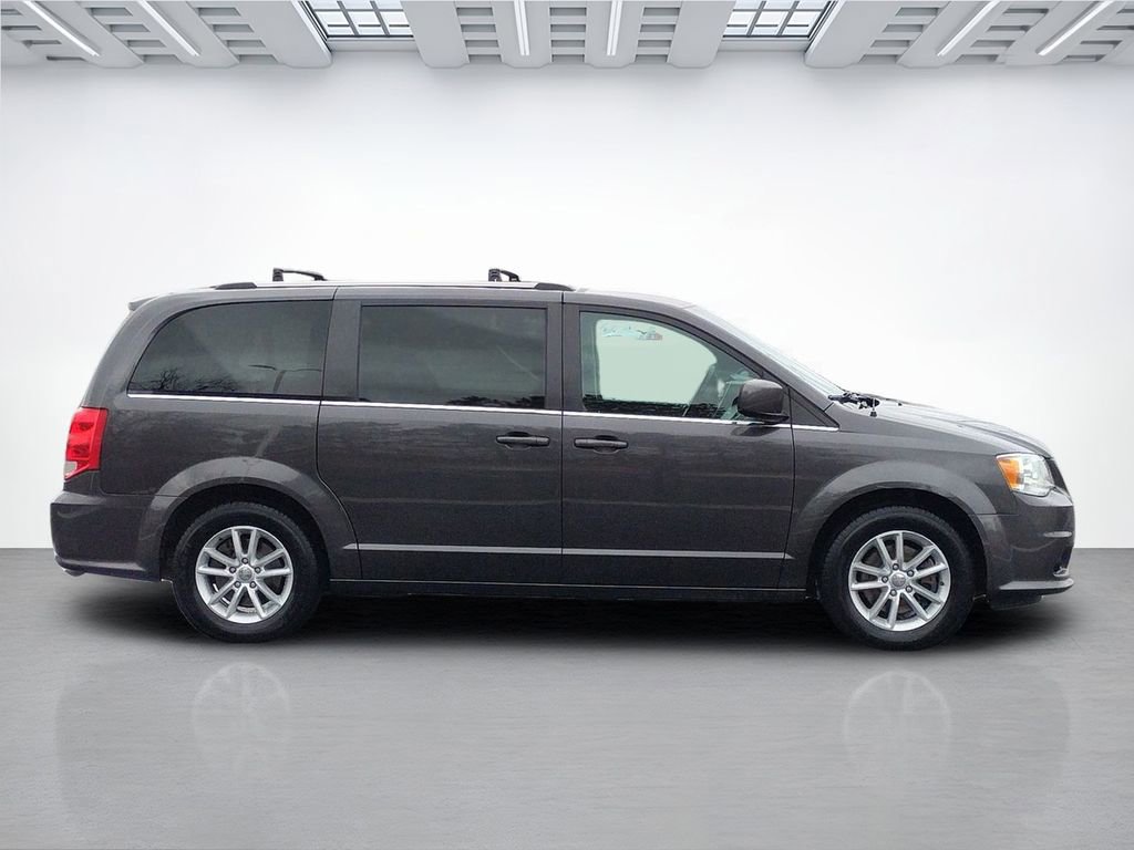 Used 2020 Dodge Grand Caravan SXT image 2