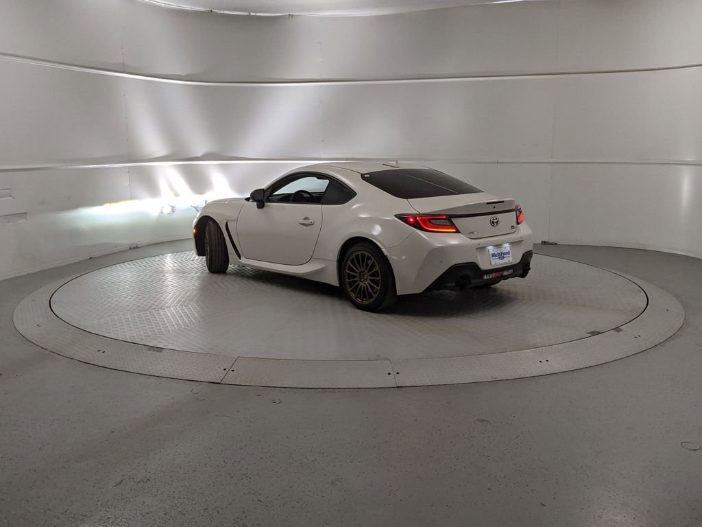 Used 2024 Toyota GR86 image 4
