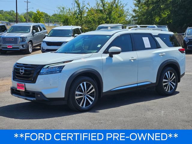 Used 2024 Nissan Pathfinder Platinum FWD image 3