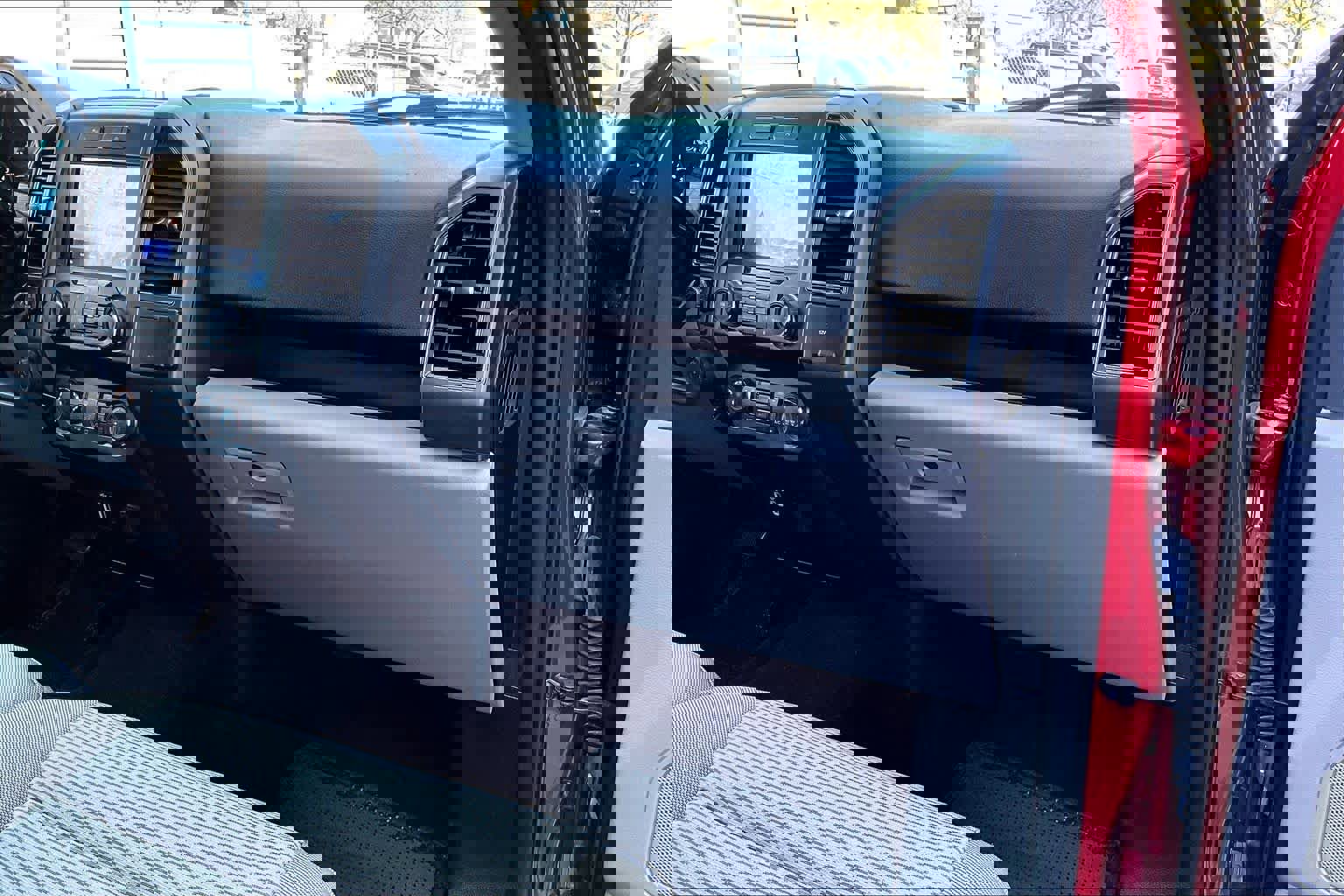 Certified 2020 Ford F150 XLT w/ Equipment Group 302A Luxury image 20