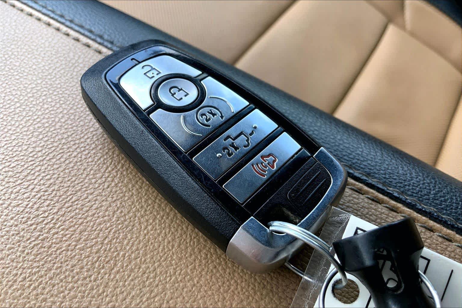 Certified 2024 Ford F250 Lariat w/ Lariat Ultimate Package AWD/4WD image 15