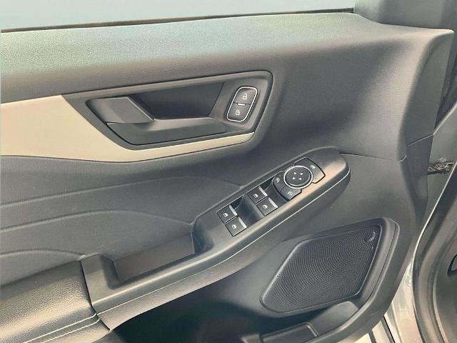 Certified 2022 Ford Escape SE w/ SE Sport Appearance Package image 12