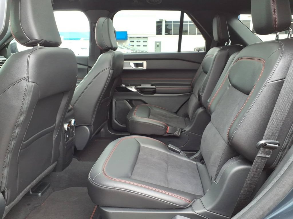 Certified 2024 Ford Explorer ST-Line w/ Class IV Trailer Tow Package AWD/4WD image 12