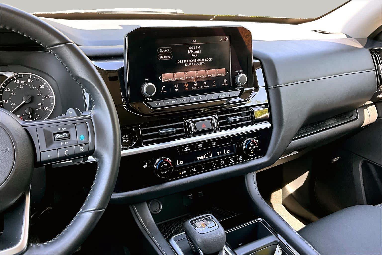 Used 2025 Nissan Pathfinder SV AWD/4WD image 7