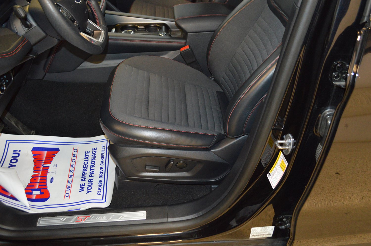 Certified 2025 Ford Explorer ST-Line AWD/4WD image 15