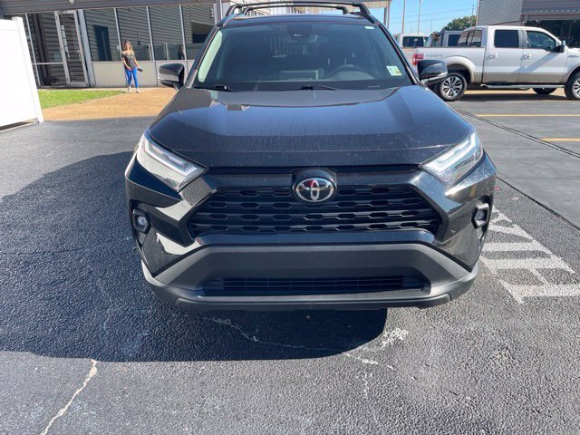 Used 2022 Toyota RAV4 XLE Premium FWD image 12