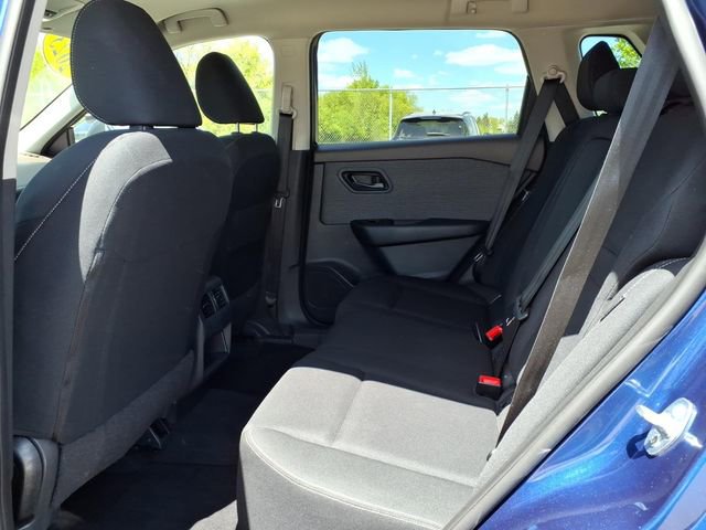 Used 2023 Nissan Rogue S AWD/4WD image 10