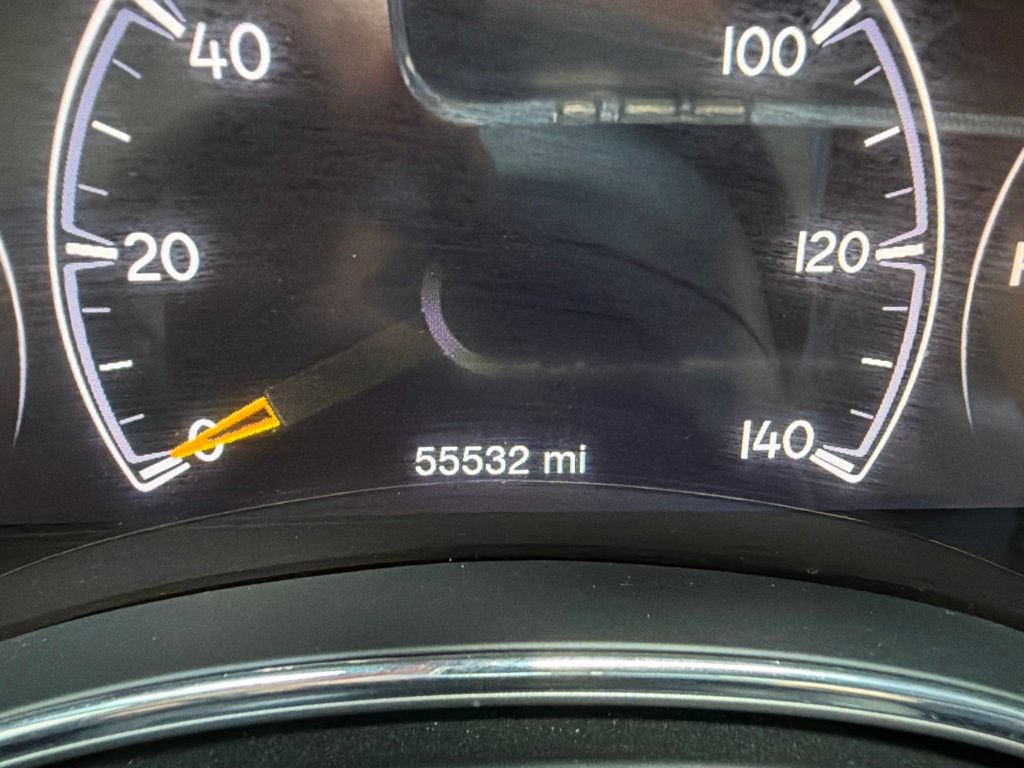 Used 2020 Jeep Grand Cherokee Altitude RWD image 3