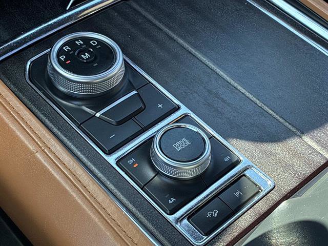 Certified 2022 Ford Expedition Platinum image 32