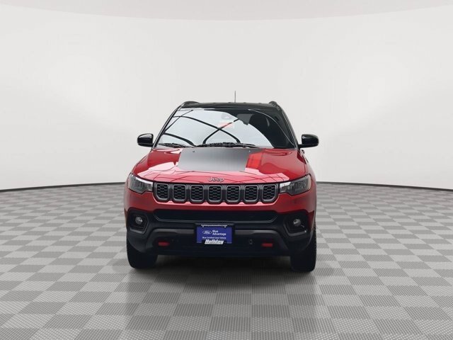 Used 2025 Jeep Compass Trailhawk AWD/4WD image 30
