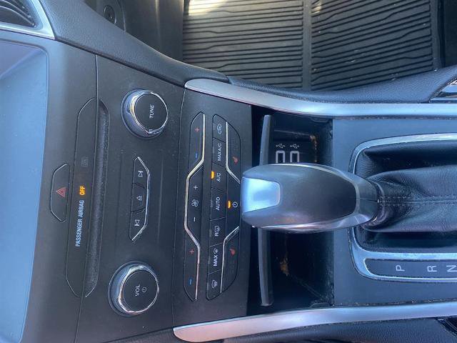 Certified 2018 Ford Edge SEL w/ Equipment Group 201A AWD/4WD image 9