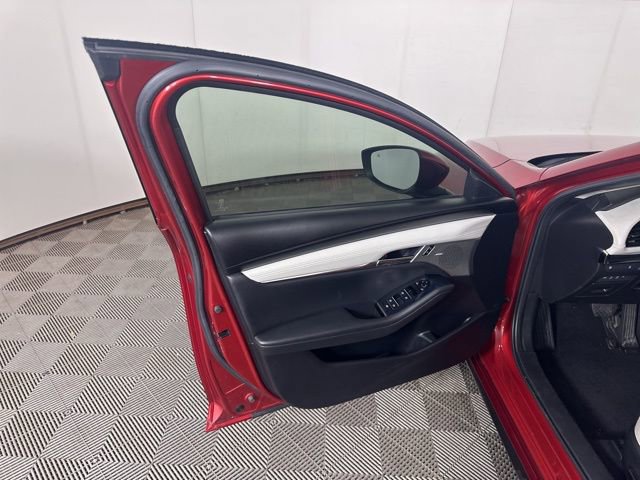 Used 2019 MAZDA MAZDA3 AWD Sedan w/ Premium Package image 15