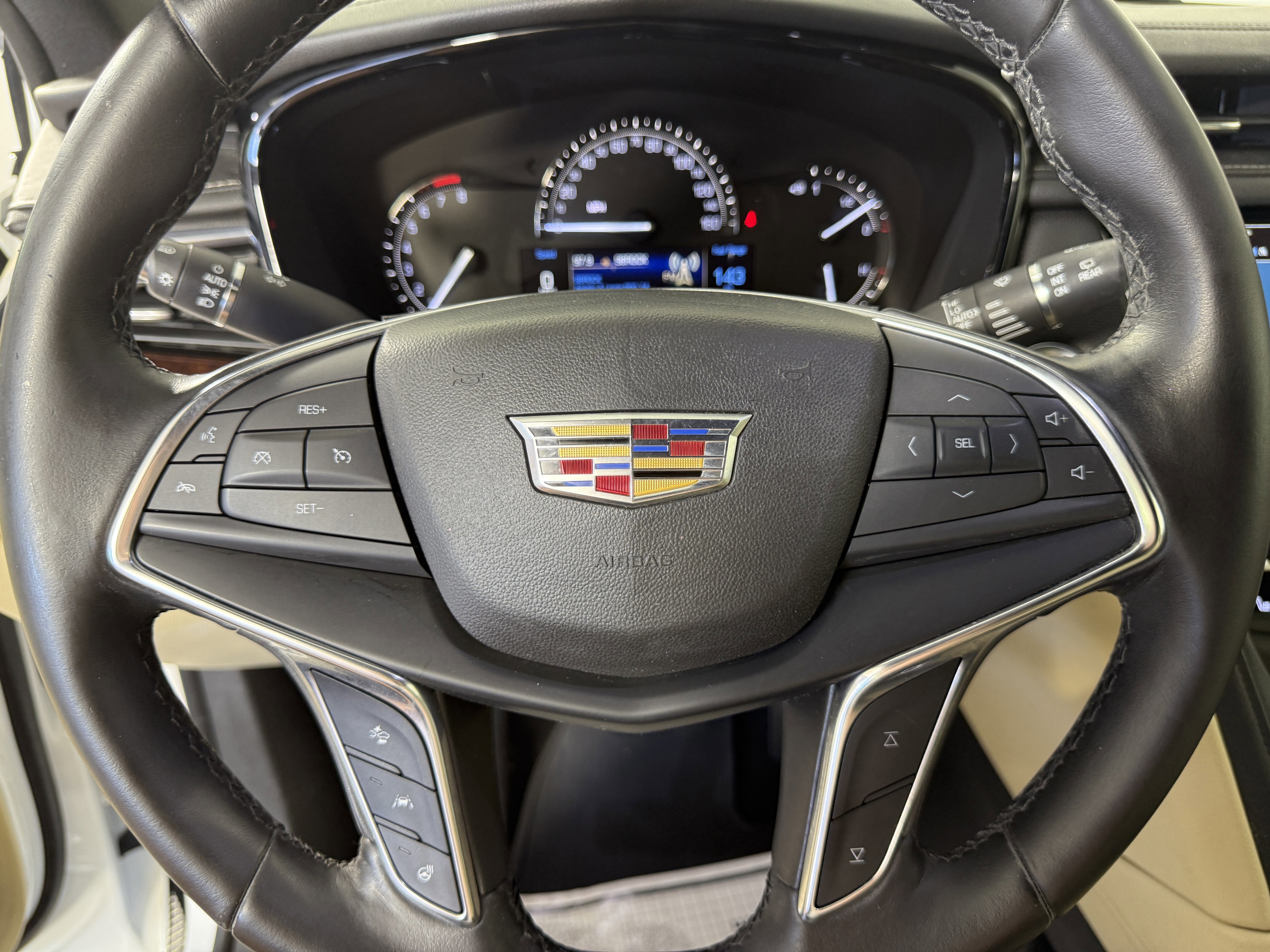 Used 2018 Cadillac XT5 Luxury w/ Driver Awareness Package image 27