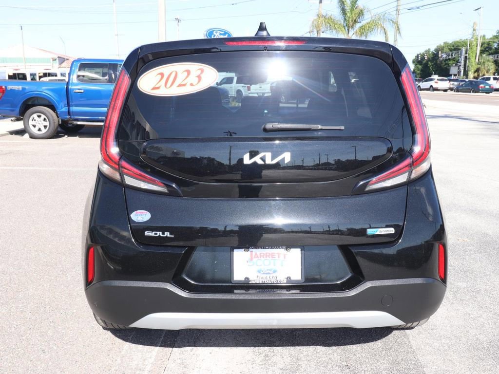 Used 2023 Kia Soul EX FWD image 4