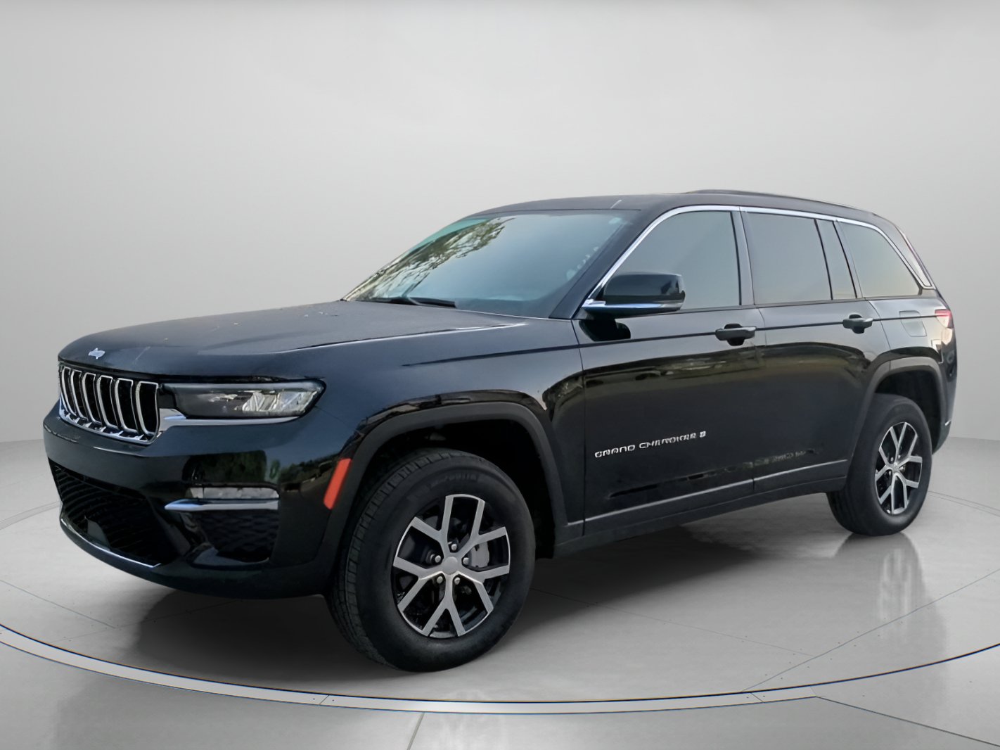 Used 2025 Jeep Grand Cherokee Limited AWD/4WD image 13