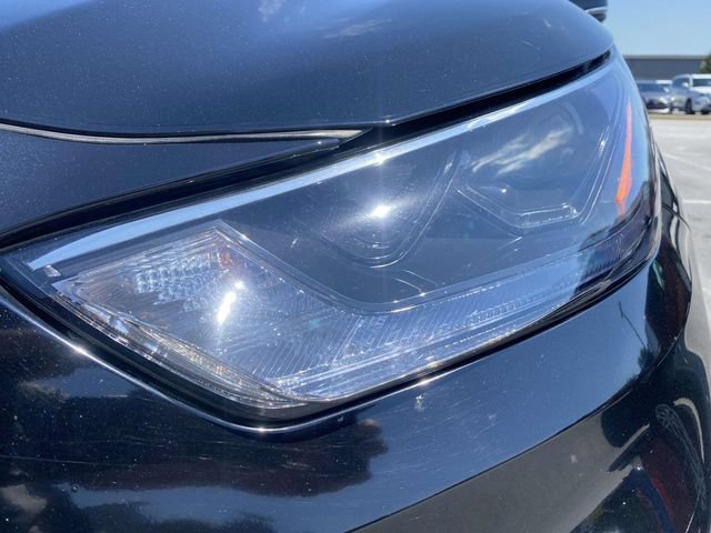 Used 2023 Toyota Highlander XLE FWD image 12