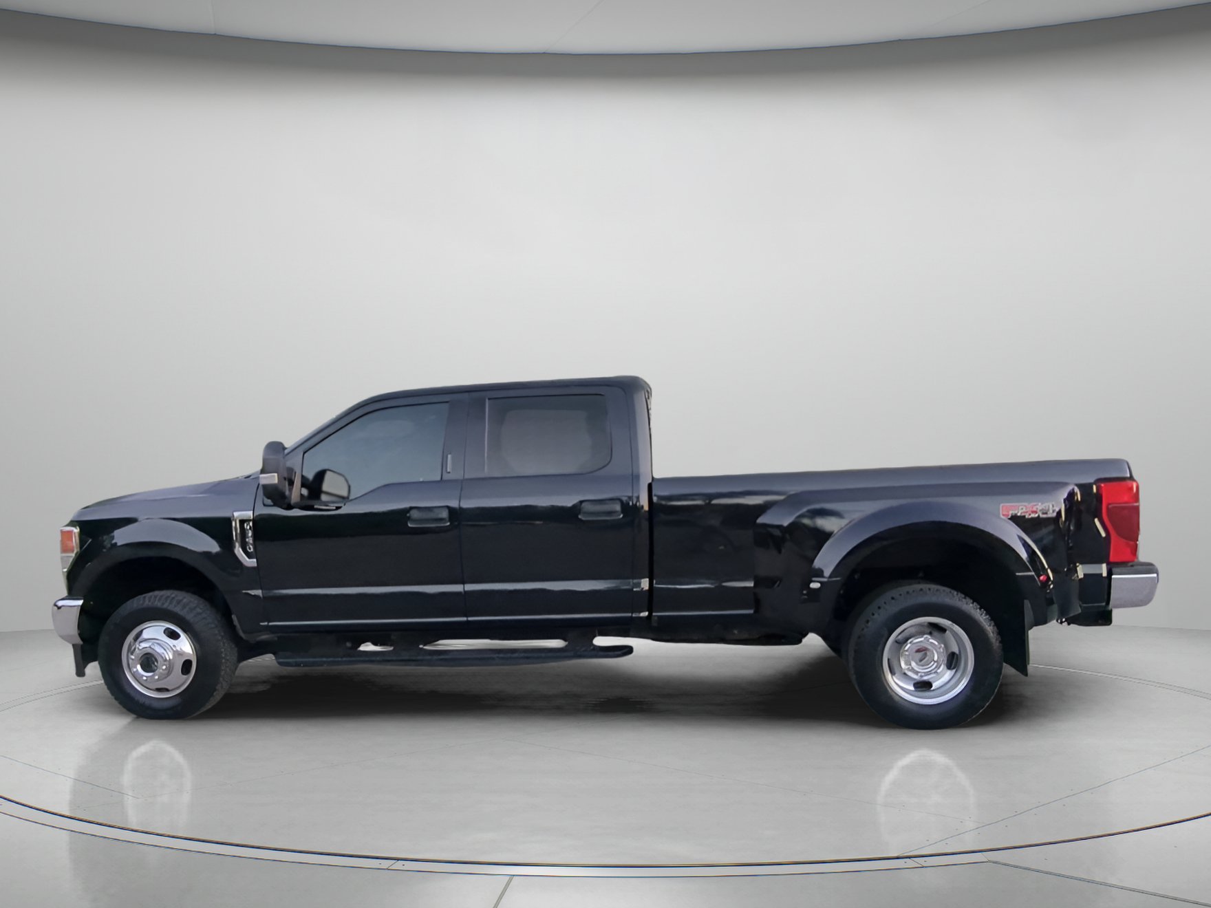 Certified 2020 Ford F350 XLT w/ XLT Value Package AWD/4WD image 14