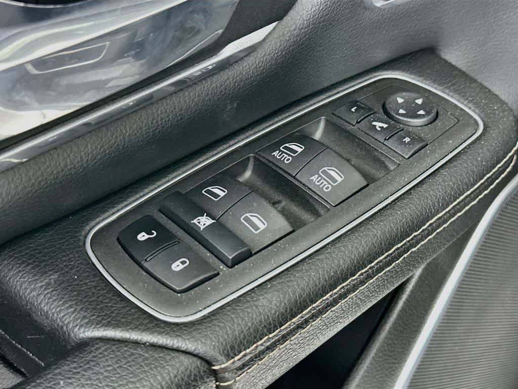 Used 2023 RAM 1500 Laramie AWD/4WD image 28